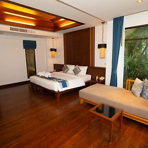 Chambre de Luxe Côté Piscine